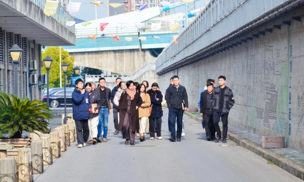 “走進(jìn)園區(qū)，共享未來(lái)”鏡湖區(qū)高層次人才服務(wù)企業(yè)雙向促進(jìn)對(duì)接交流活動(dòng)在園舉辦